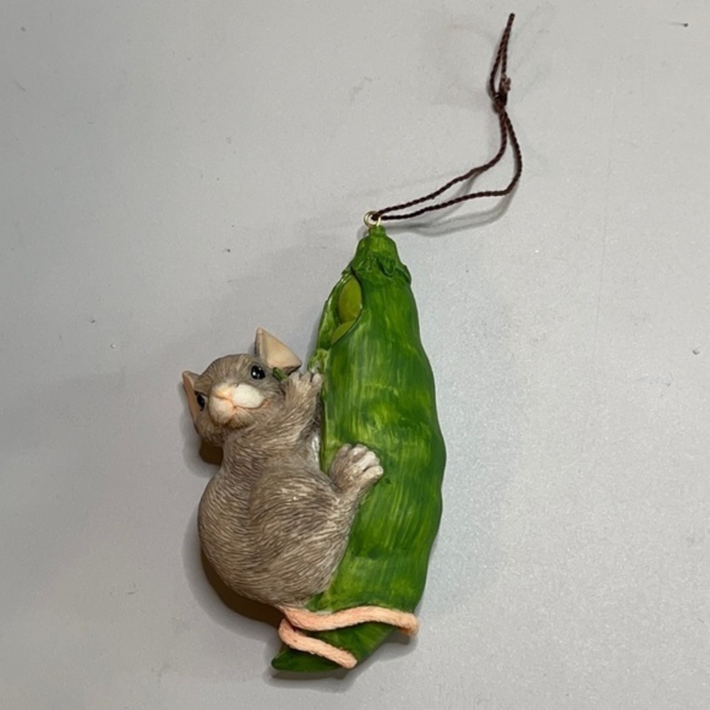 Charming Tails. Hello Sweet pea. Ornament